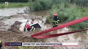 Furtunile fac ravagii în România! Zeci de mașini au fost luate de apă, iar fenomenele extreme îi sperie pe oameni